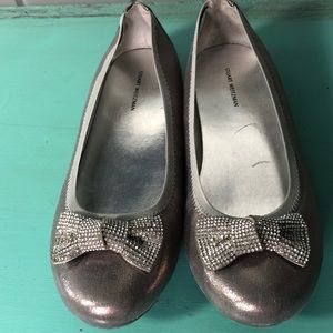 Stuart Weitzman Pewter Flats Sz 5